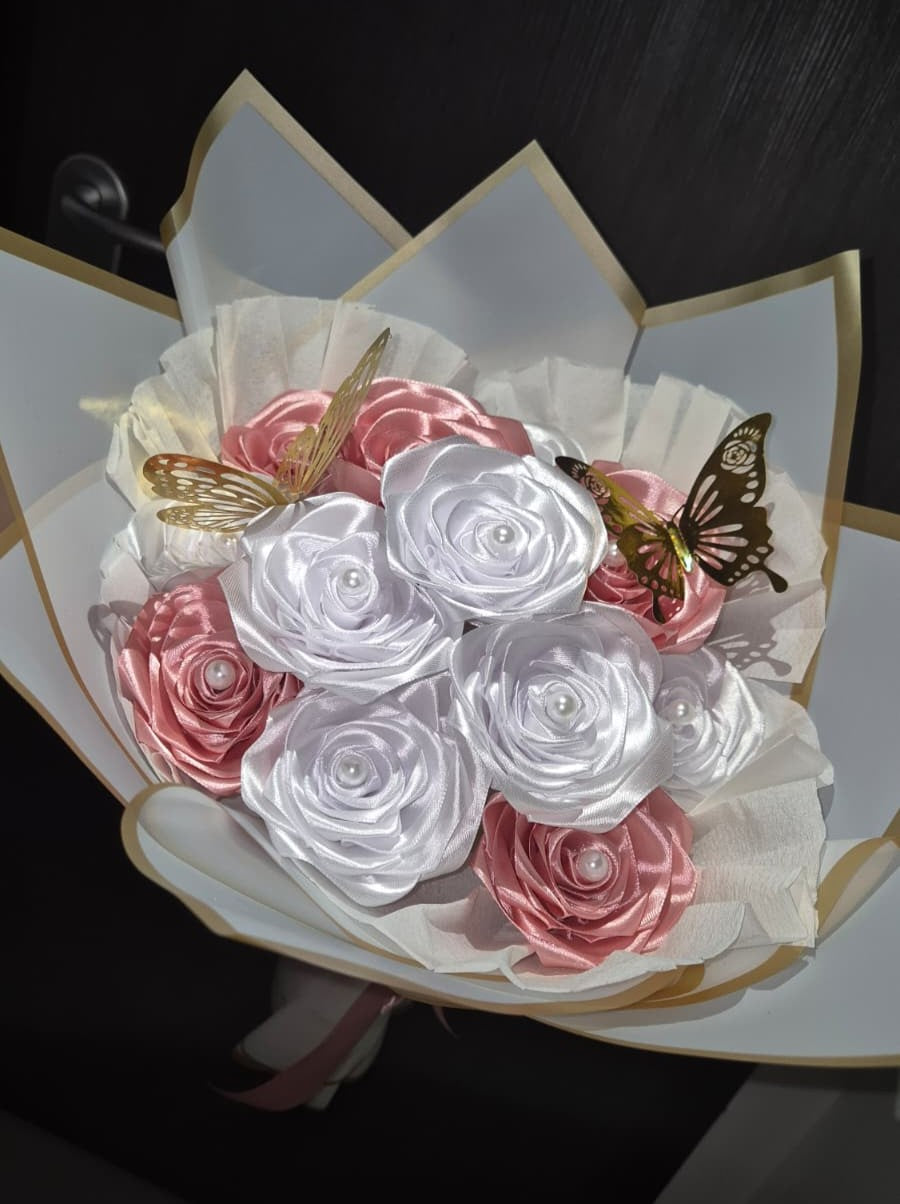 Buchet Golden Butterfly Gala
