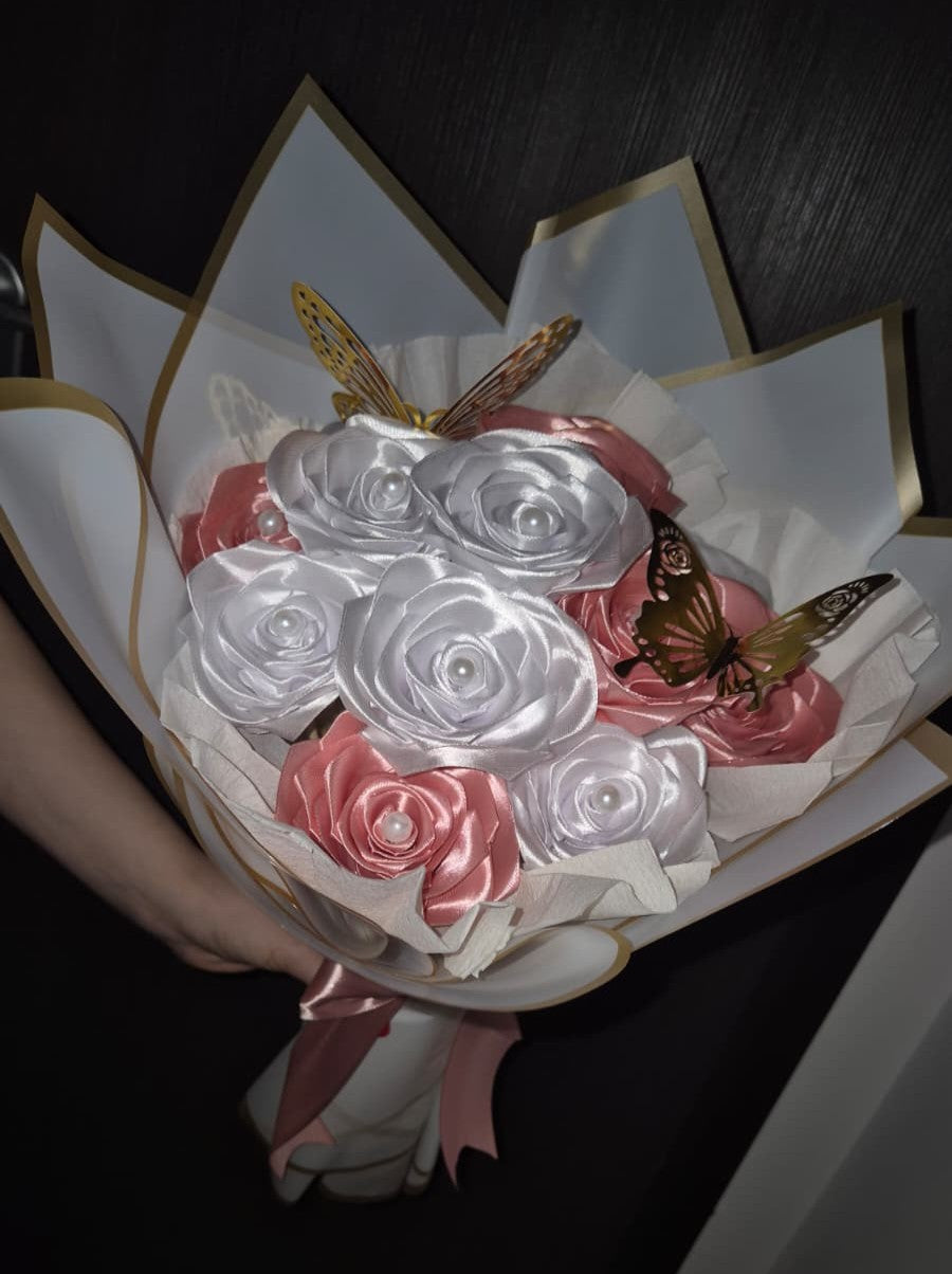 Buchet Golden Butterfly Gala